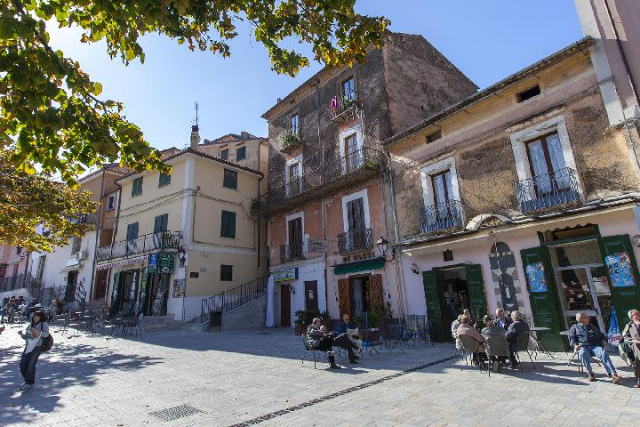 Piazza Raffaele Pinto